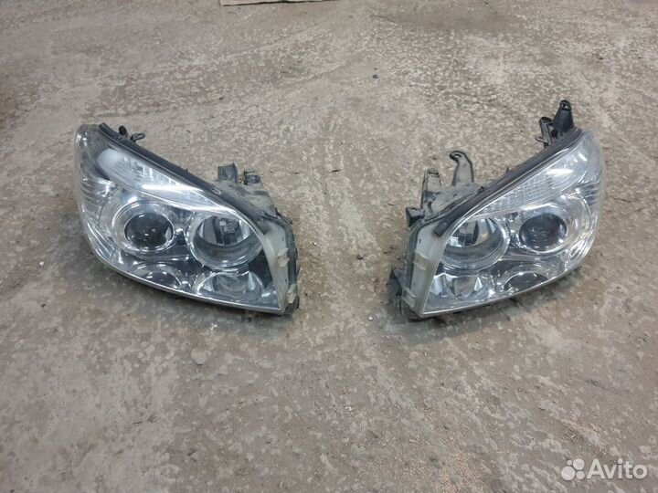 Фара головного света Rav4 2008