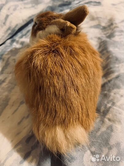 Пушистый зайчик из мягкого искусственного меха