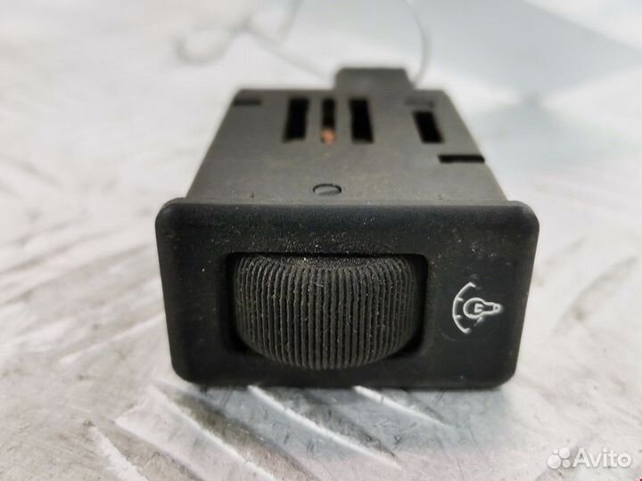 Кнопка освещения панели приборов Nissan Primera