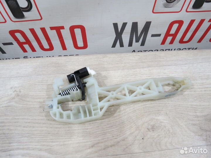 Кронштейн ручки задний левый Hyundai Solaris 2