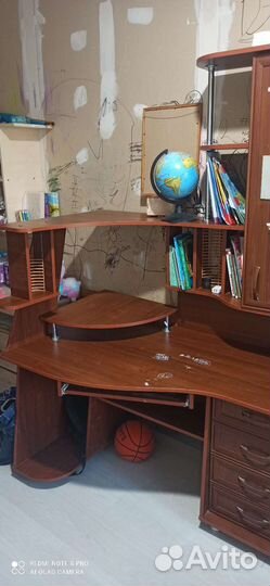 Компьютерный стол