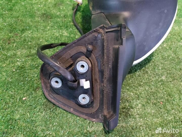 Зеркало левое Toyota Auris E150 2010