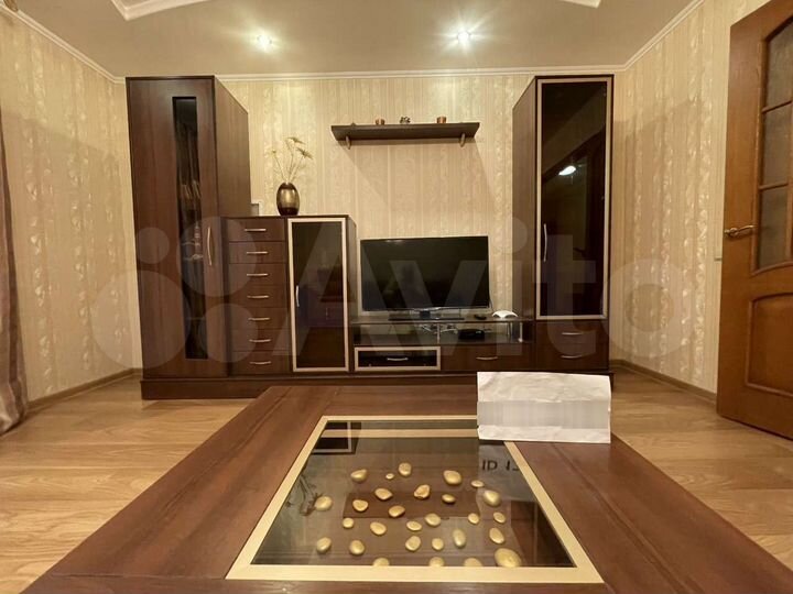 3-к. квартира, 96 м², 1/9 эт.