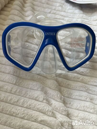 Маска с трубкой для подводного плавания