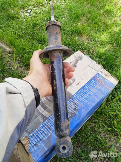 Стойки задние ваз 2110