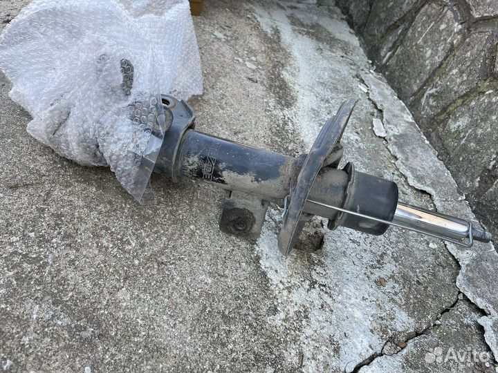 Передние стойки mazda 6