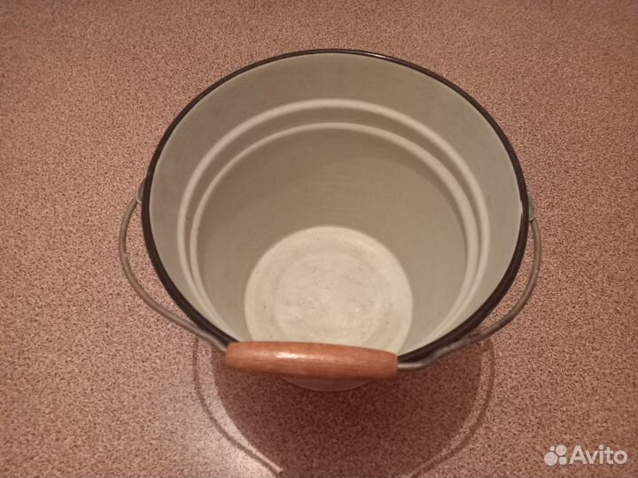 Эмалированное ведро