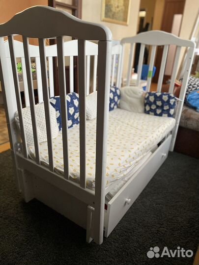 Детская кроватка с матрасом