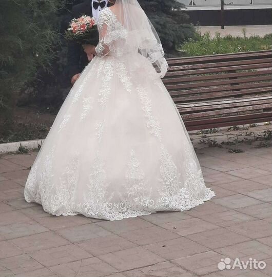 Свадебное платье
