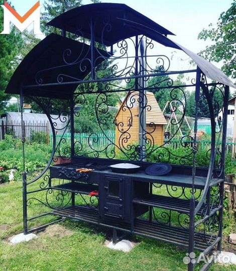 Мангал с крышей