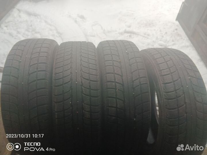 Triangle Snowlink TWT02 215/60 R17