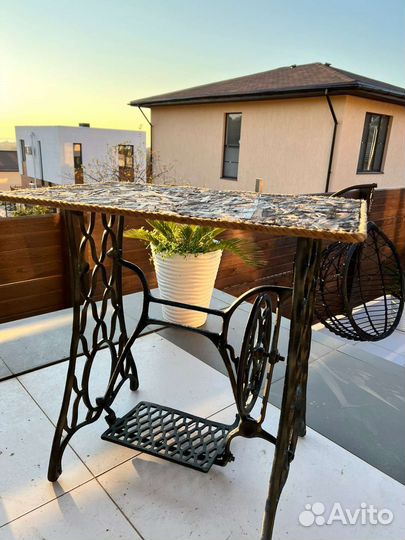 Стол на станине