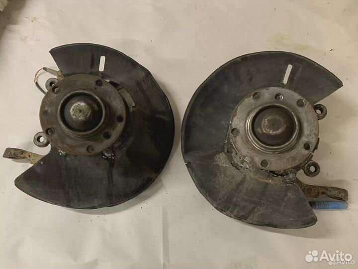 Кулак поворотный BMW 7 E38