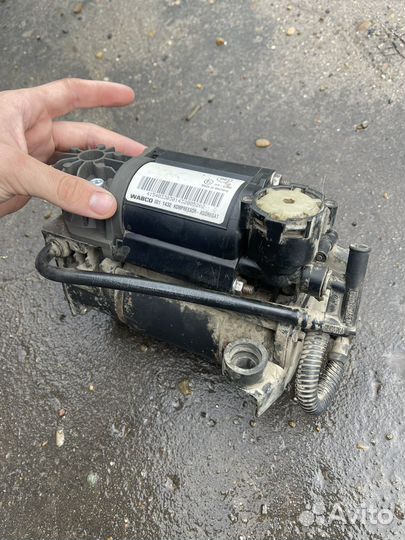 Компрессор пневмоподвески mercedes w220