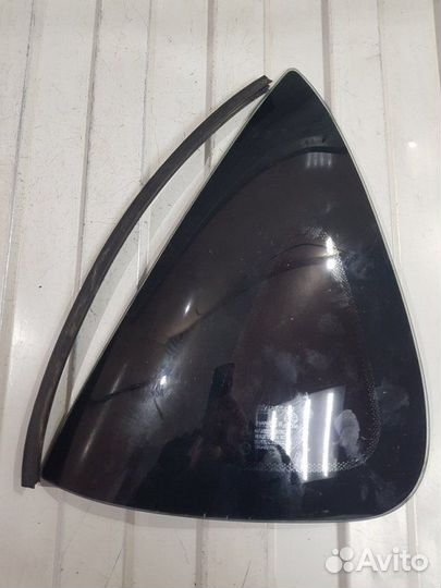 Стекло кузовное глухое правое Ssangyong Rexton GAB