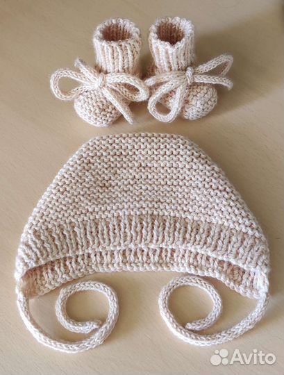 Чепчик и пинетки для новорожденного / на выписку