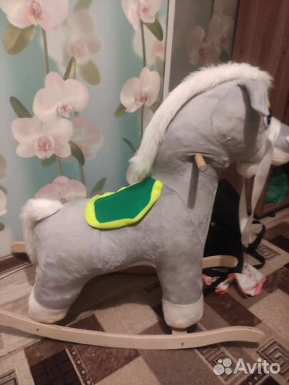 Детская качалка лошадь