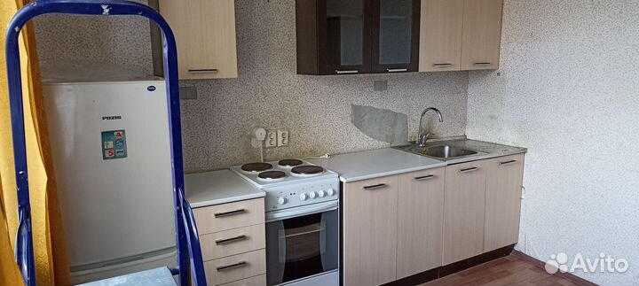 Продам кухонный гарнитур бу