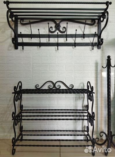 Кованая вешалка