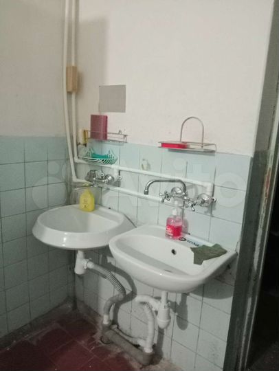 Комната 18 м² в 8-к., 9/9 эт.