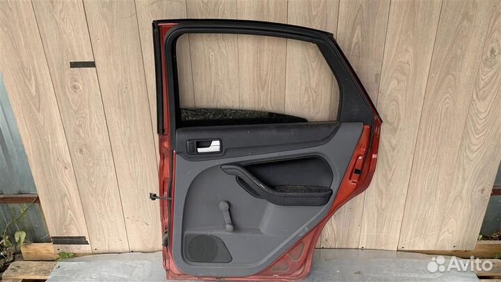 Ручка двери задней внутренняя правая от Ford Focu