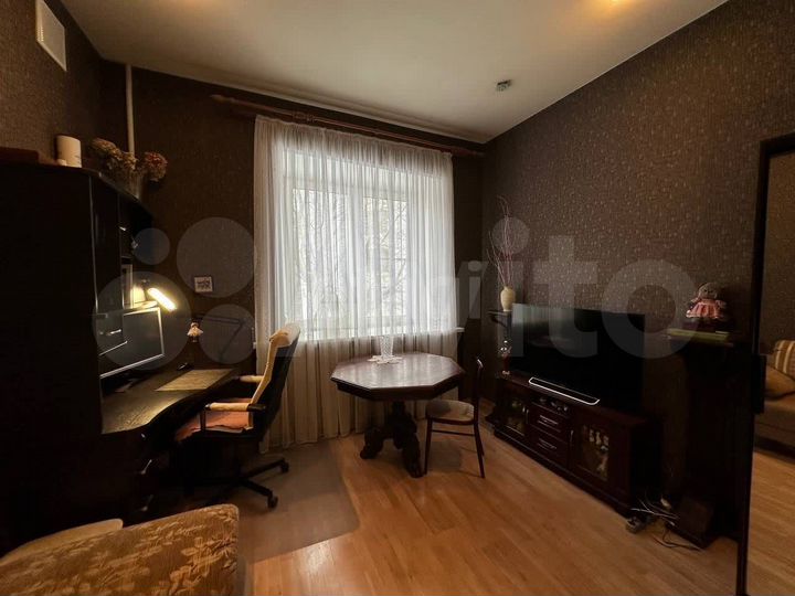 2-к. квартира, 50 м², 3/3 эт.