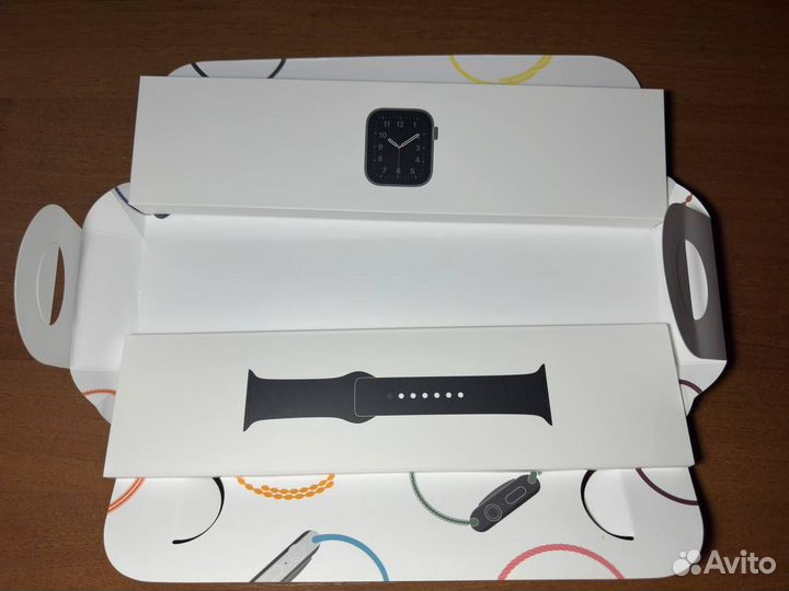 Часы apple Watch SE 44 mm (2020)