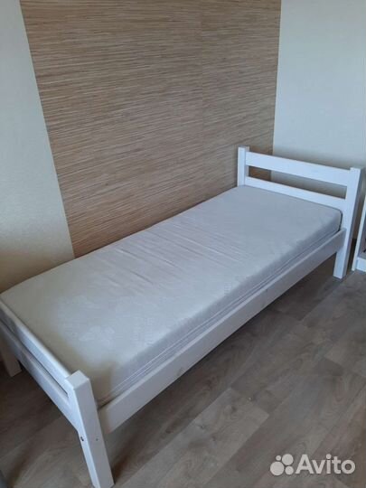 Детская кровать 7001600 с матрасом