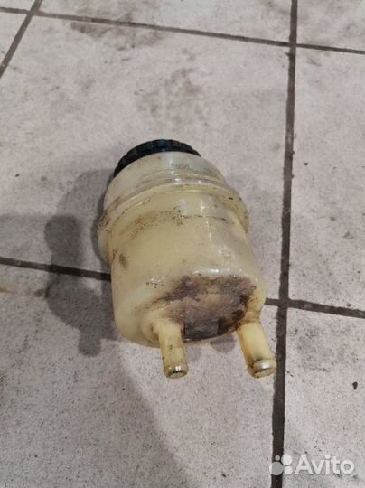 Бачок гура Daewoo Nexia N150 F16D3 1.6 2011