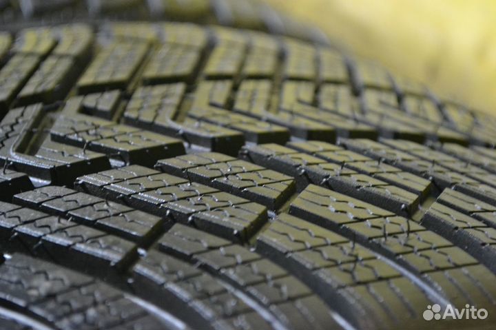 Michelin Pilot Alpin 4 265/40 R19