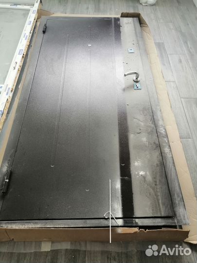 Дверь входная металлическая