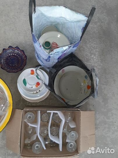 Много разной посуды