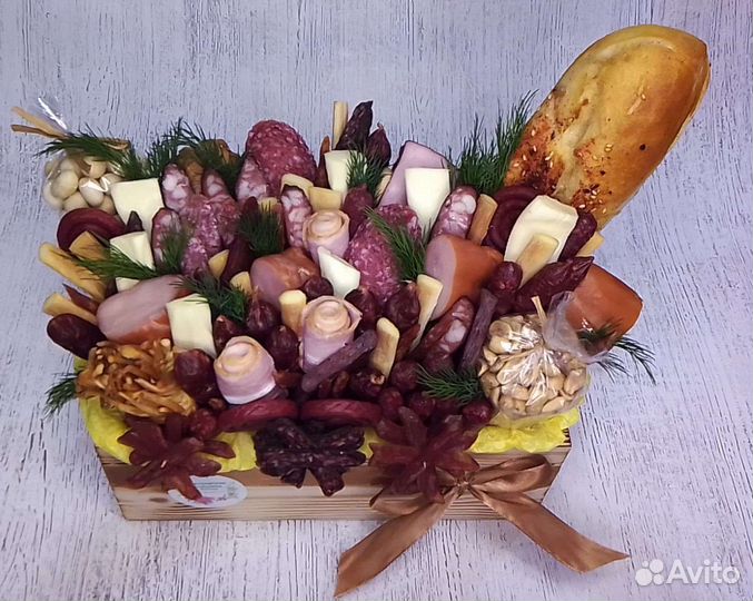 Съедобный букет мужчине. Мужской колбасный букет