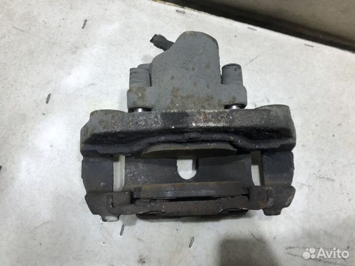 34111163304 Суппорт передний правый BMW X5 E53