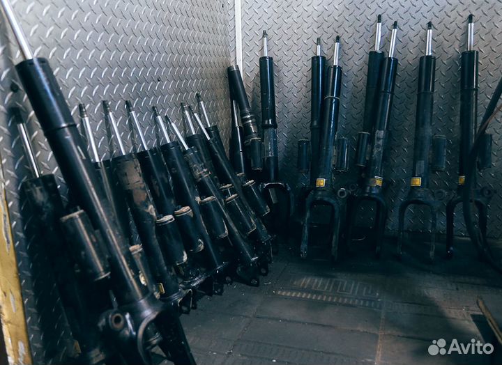 BMW X3 F25 / X4 F26 10-18 Стойка передняя