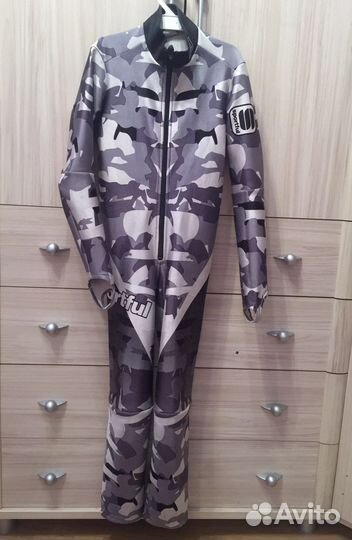 Горнолыжный спусковой комбинезон 136