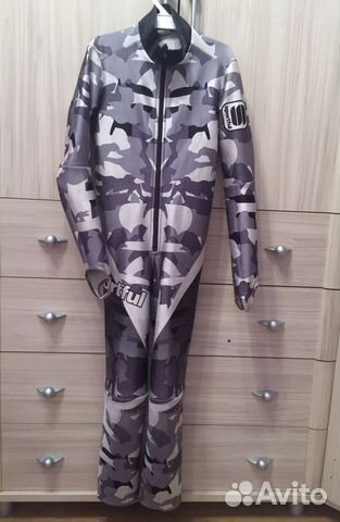 Горнолыжный спусковой комбинезон 136