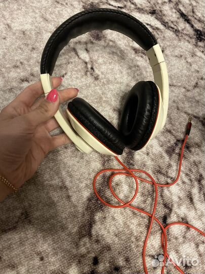 Проводные наушники