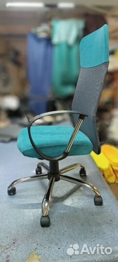 Офисное компьютерное кресло