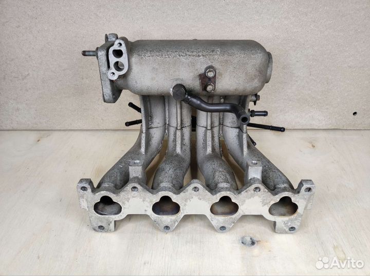 Впускной коллектор Hyundai Matrix