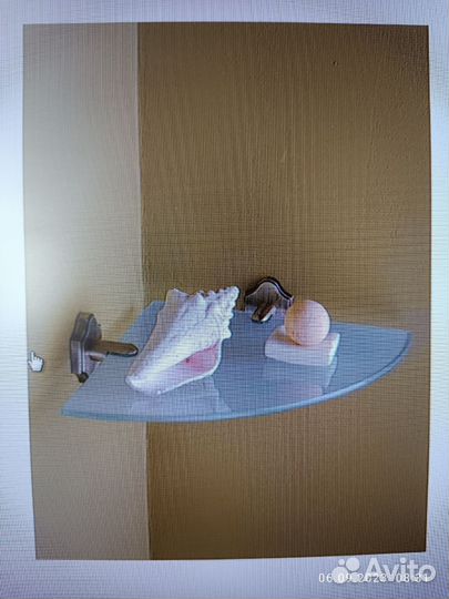 Угловая полка для ванной комнаты