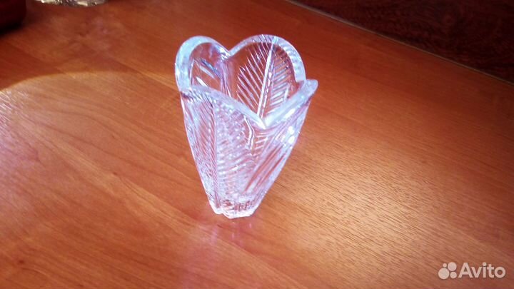Хрустальная вазочка