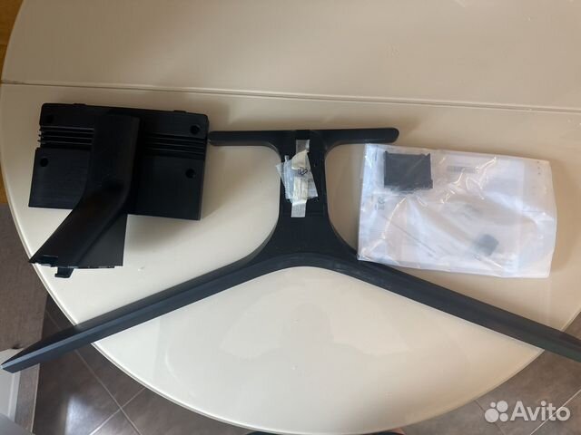 Подтавка под самсунг UE50AU7500uxru