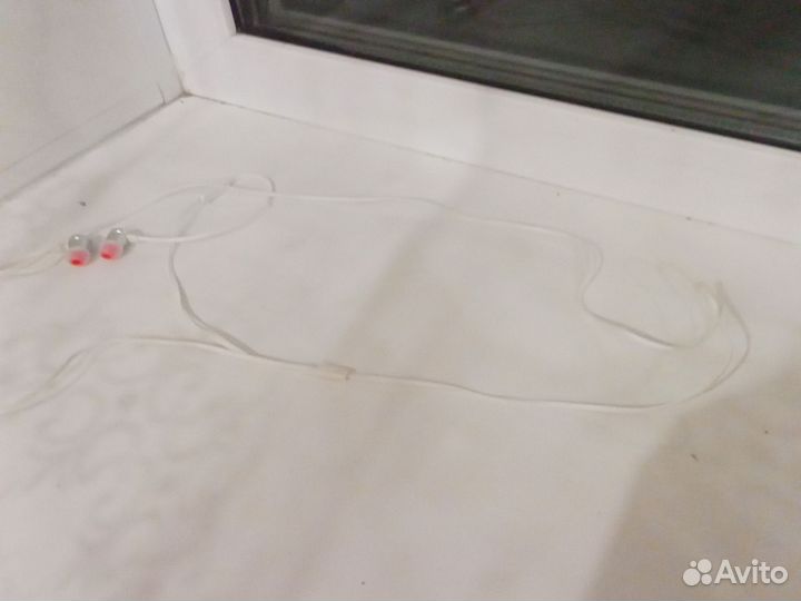 Проводные наушники jbl с микрофоном