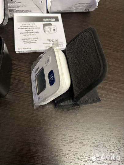 Измеритель давления и пульса Omron RS2