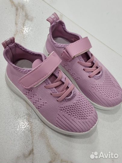 Кроссовки для девочки