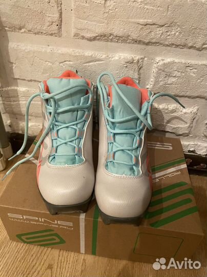 Лыжные ботинки 35 размер