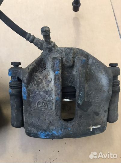 Суппорт передний Мерседес W124(1001)