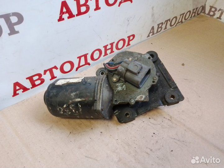 Моторчик дворника передний Nissan Primera P11