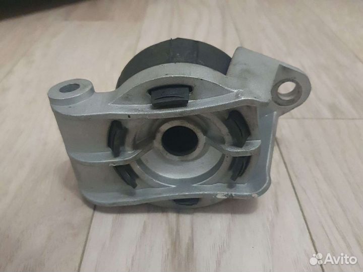 Опора, подушка двигателя Opel Astra